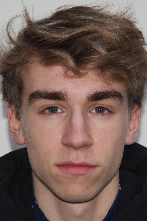 Paul Busche as Kevin