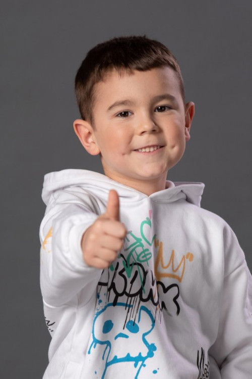 Denis Kostadinov as Mateo