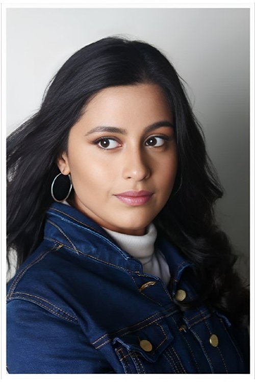 vaibhavi kapoor as Sarah Junaid Khan