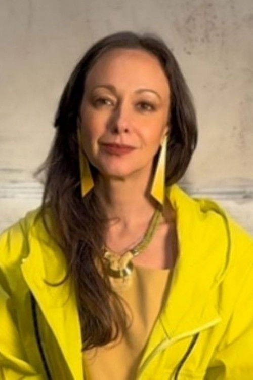 Camila Schmidt as Madalena