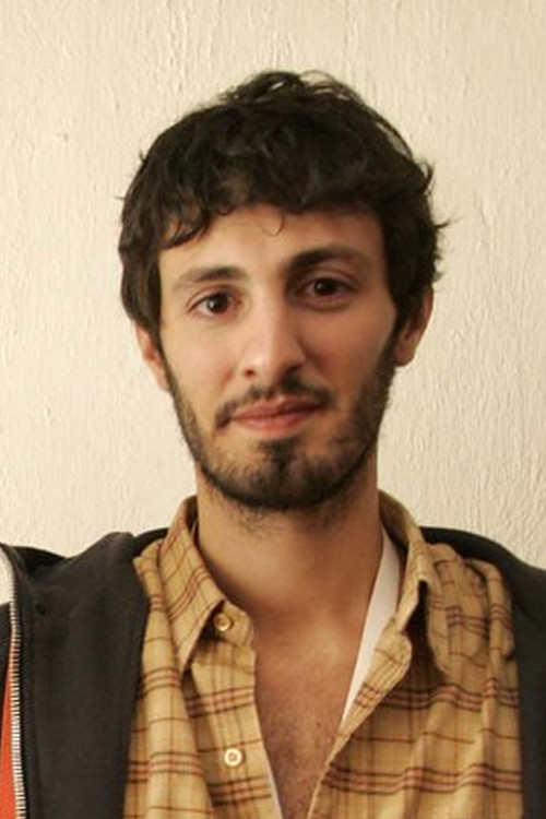 Pablo Aparo as Gastón