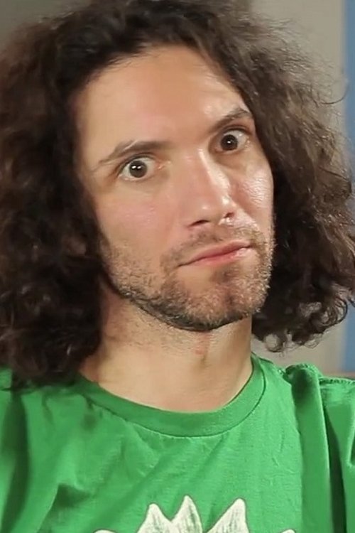 Dan Avidan as Alex Taylor