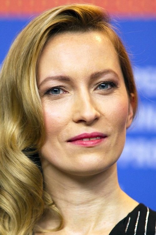 Dounia Sichov as Christelle