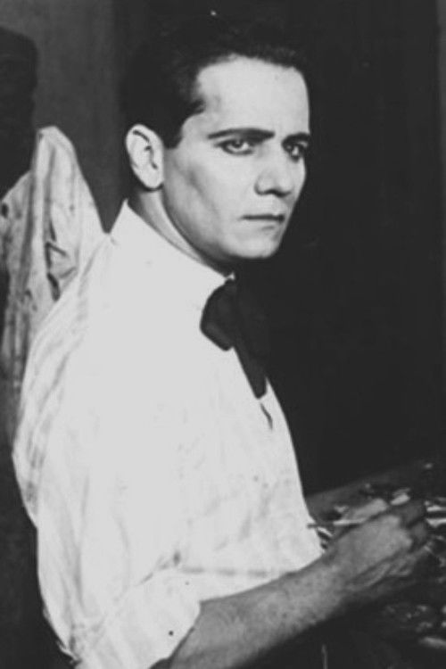 Felipe Farah as Carlos Quirós