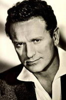 Armin Dahlen as Kommissar Merlin