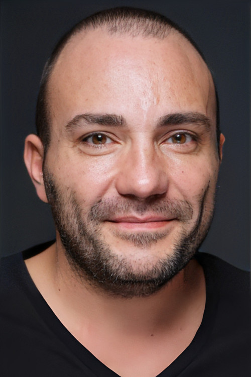 Gökhan Seyhan as Garson