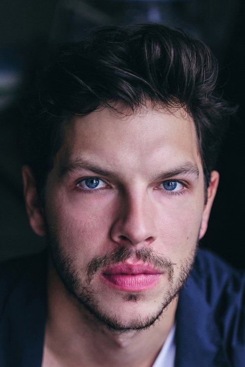 Bastian Hagen as Plugg