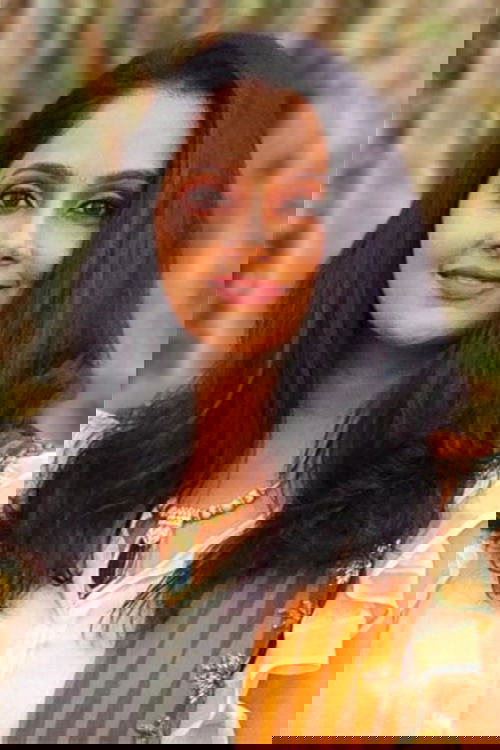 Ajisha Prabhakaran as Raziya