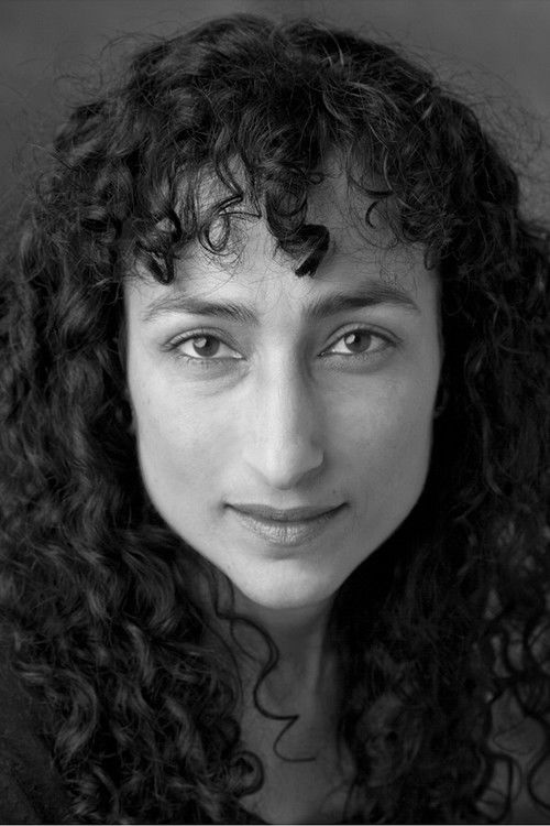 Sapidah Kian as Aunty Bev