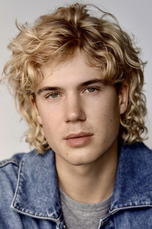 Jedd Sharp as Noah Larson