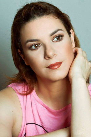 Andriana Babali as Anthi