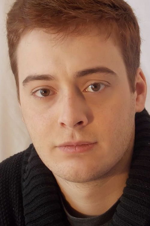 Charles-Antoine Perreault as Étienne