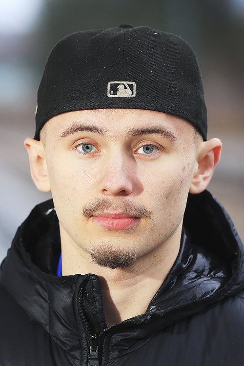 Rio Svensson as Robin