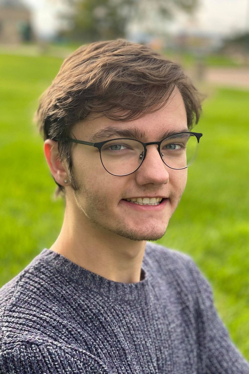 Noah Turks as Nathan