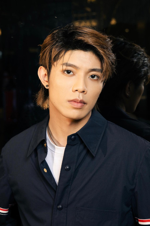 Eden Chen as Lo Bu-shi