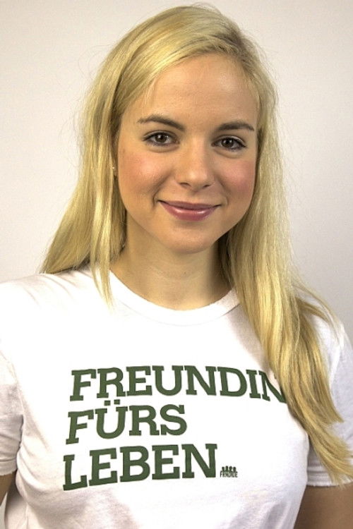 Julia Engelmann as Amber