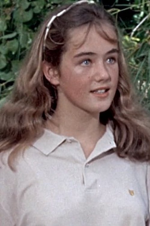 Stephanie Berrington as Elizabeth Anderson