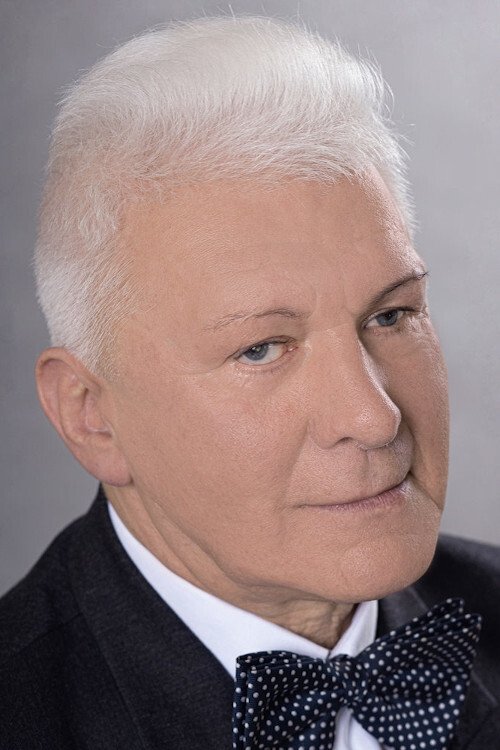 Aleksandr Razin as Anatoliy Valitskiy