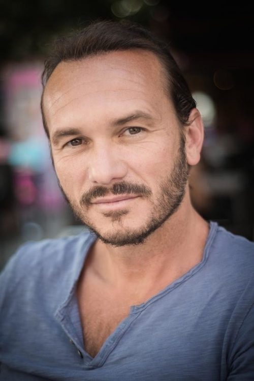 Laurent Maurel as Serveur