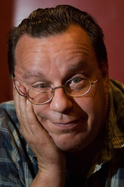 René-Daniel Dubois as Lieutenant Allard