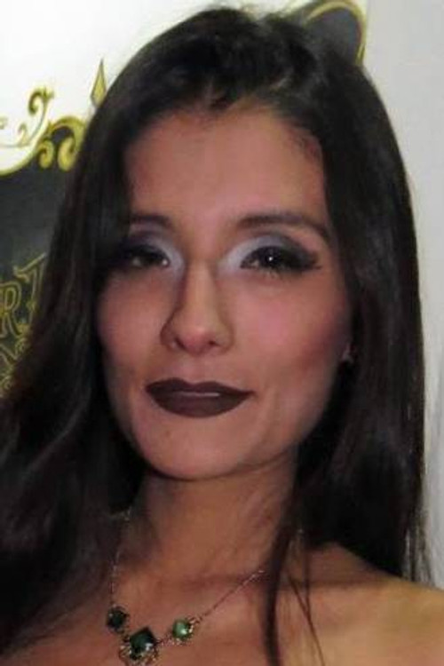 Valentina Magaña as La Pulga
