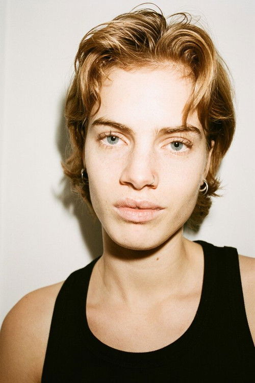 Charlotte Cols as Xavi