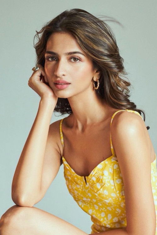 Shruti Chauhan as Rashi Motvani