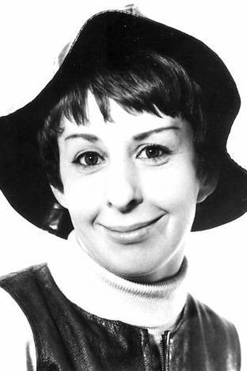 Carlamaria Heim as Fräulein Mellert