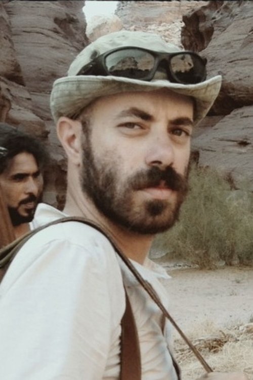 Yanal Kassay as Soldier