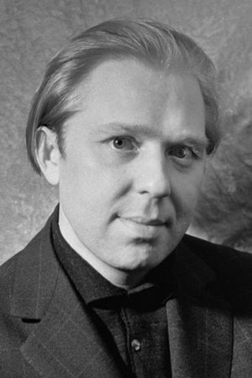 Oleg Popov as The Wall Painter