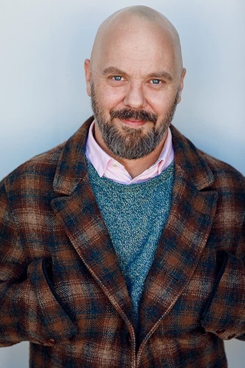 Christopher Illing as Hoagie