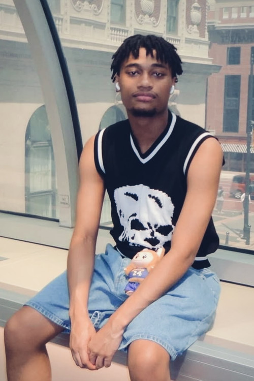 Rayshawn Heard as Crusty Dusty