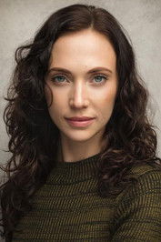 Stephanie Tripp as Olivia