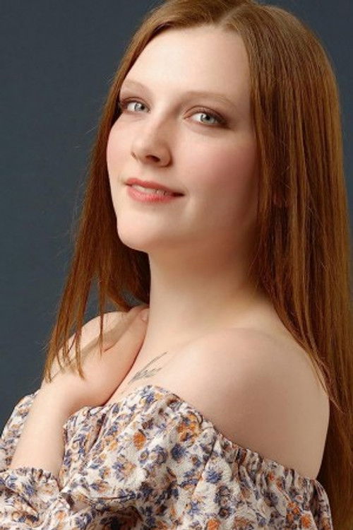 Brianna Bronger as Indy