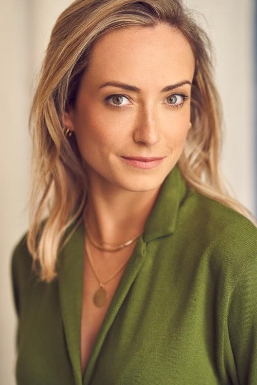 Guerrin Gardner as Gina