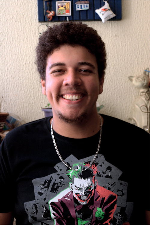 Felipe Lindoso as Radialista (voz)