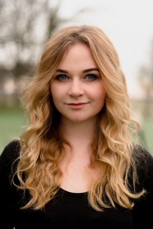 Sophie Wright as Laurel