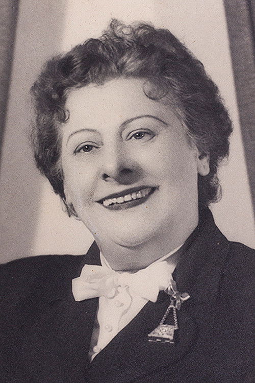 Ilena de Castro as Dona Filomena