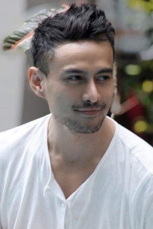 Erlando Saputra as Handi