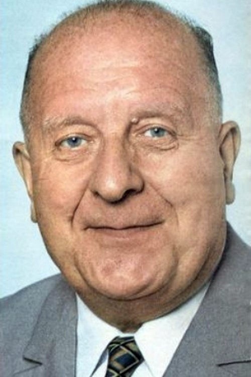 Max Favalelli as Un écrivain du "Café Flora"