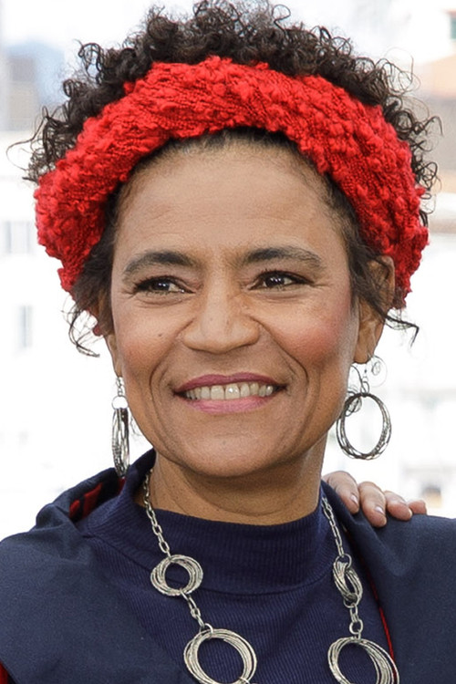 Bárbara Santos as Self