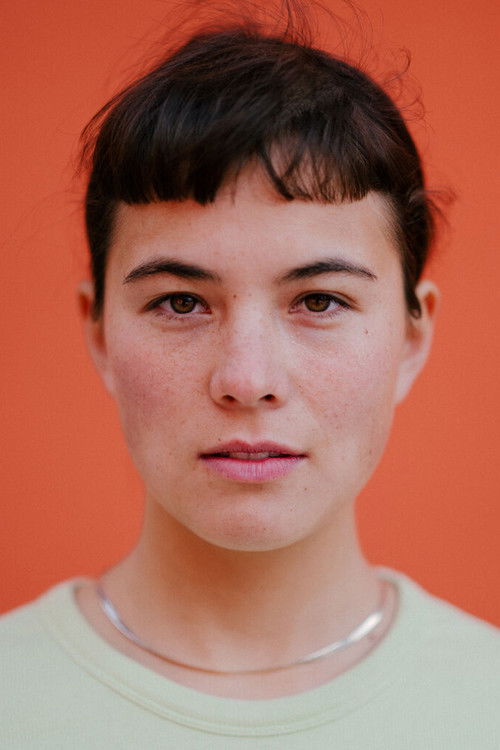 Anna Laimanee as Studentin