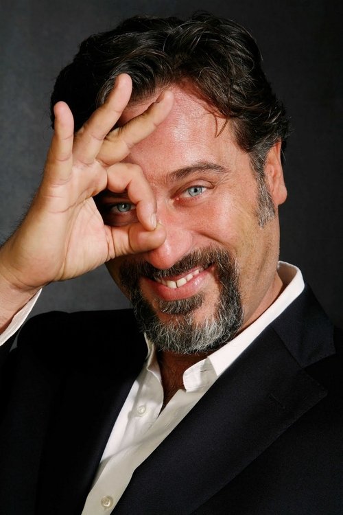 Dario Cassini as Lucio