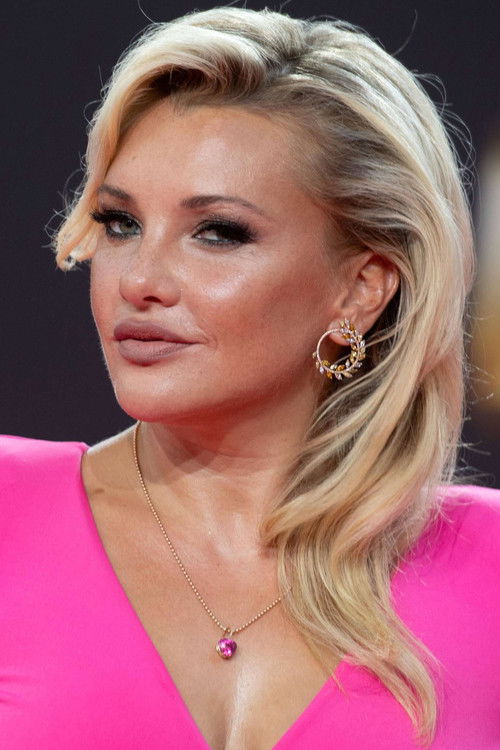 Evelyn Burdecki as Self - Host