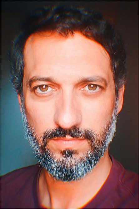 Daniel Volpi as Renan