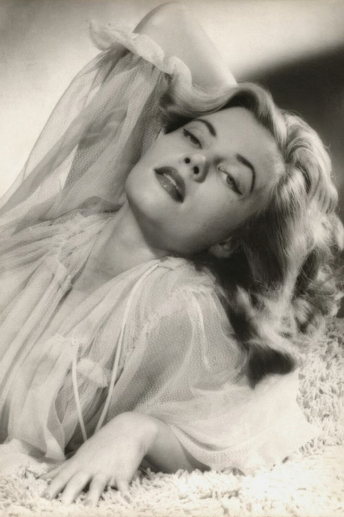 Ava Norring as Beatrice