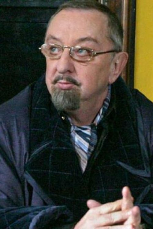 Dušan Golumbovski as Vlada