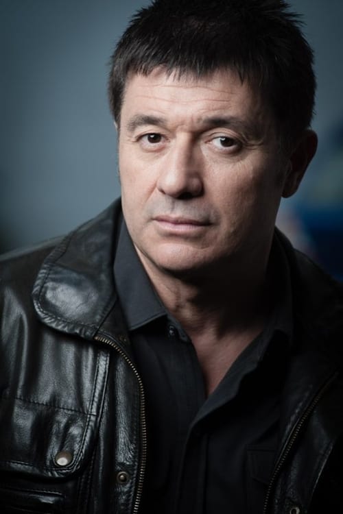 Adrian Formosa as Avery