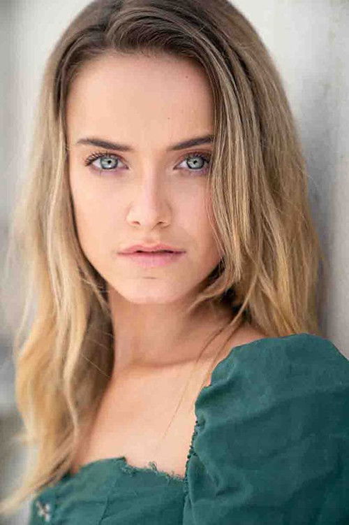 Arnijka Larcombe-Weate as 