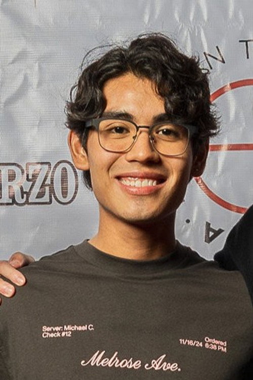 David Pallares Bretón as Octavio